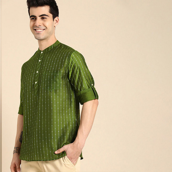 http://393881.2783915.xyz/products/men-olive-green-gold-toned-ethnic-motifs-woven-design-kurta