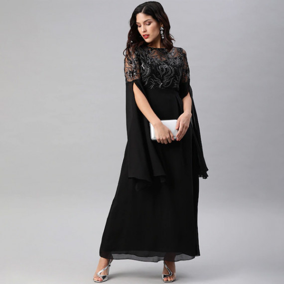 http://393881.2783915.xyz/products/black-embellished-slit-sleeves-maxi-dress