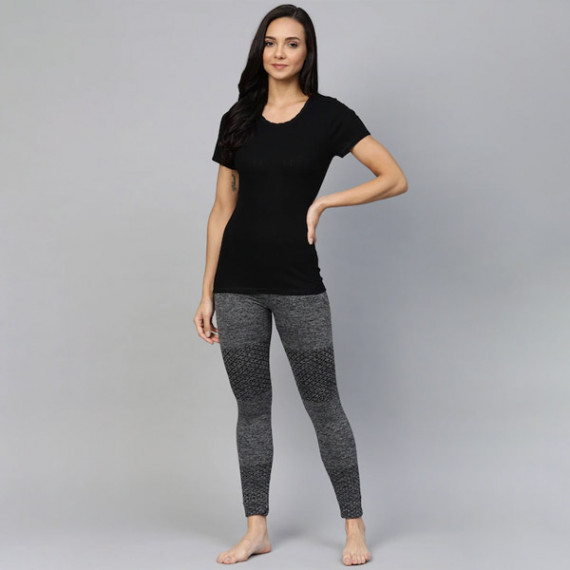 http://393881.2783915.xyz/products/women-pack-of-2-self-striped-thermal-tops