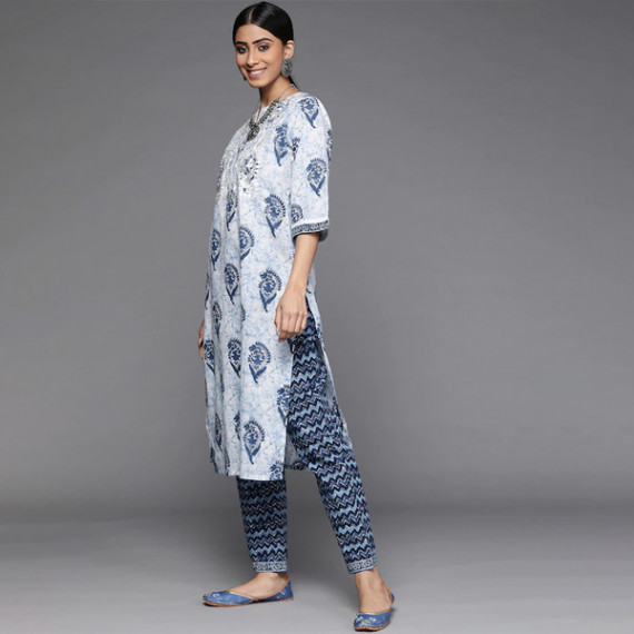 http://393881.2783915.xyz/products/women-white-paisley-motifs-printed-pure-cotton-kurta-with-trousers-with-dupatta