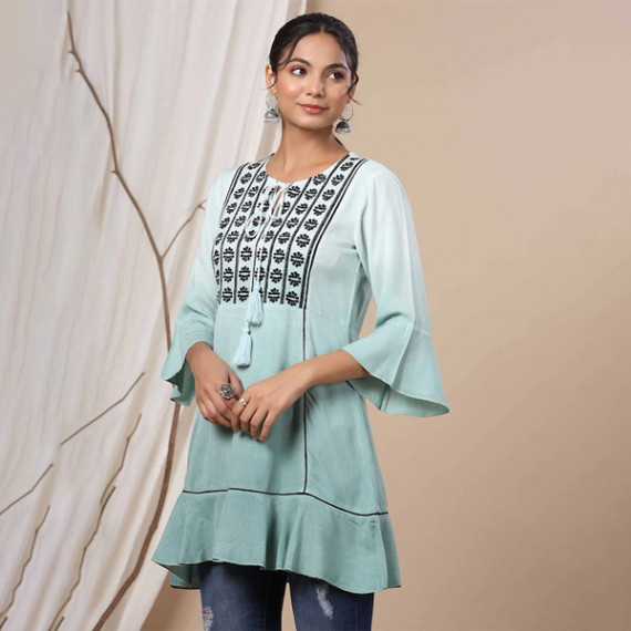 http://393881.2783915.xyz/products/women-green-tunics