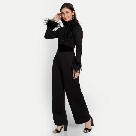 http://393881.2783915.xyz/products/black-basic-jumpsuit-with-embellished