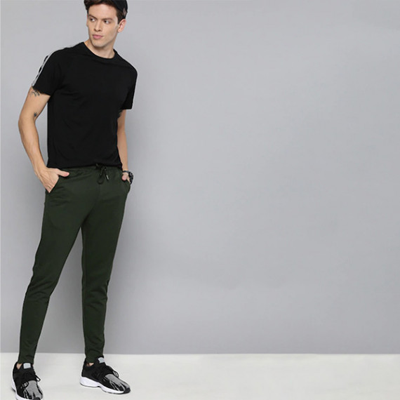 http://393881.2783915.xyz/products/men-olive-green-straight-fit-solid-track-pants