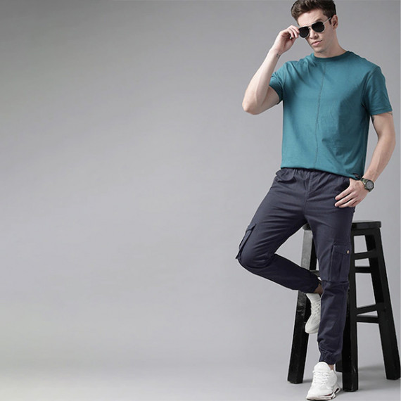 http://393881.2783915.xyz/products/men-navy-blue-solid-mid-rise-woven-pure-cotten-cargo-trousers