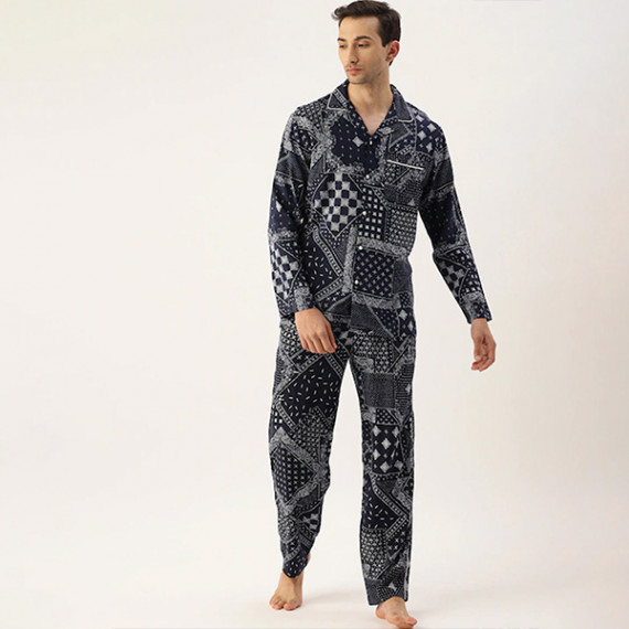 http://393881.2783915.xyz/products/men-navy-blue-white-printed-night-suit-1