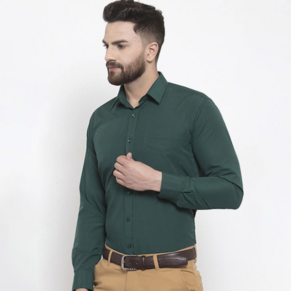 http://393881.2783915.xyz/products/men-green-slim-fit-solid-formal-shirt