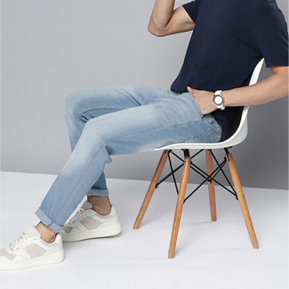 http://393881.2783915.xyz/products/men-blue-slim-tapered-fit-light-fade-stretchable-jeans