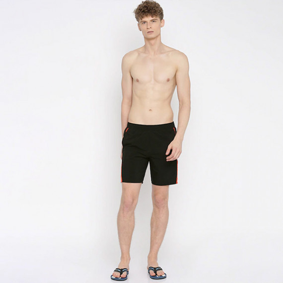 http://393881.2783915.xyz/products/men-black-printed-swim-shorts-1