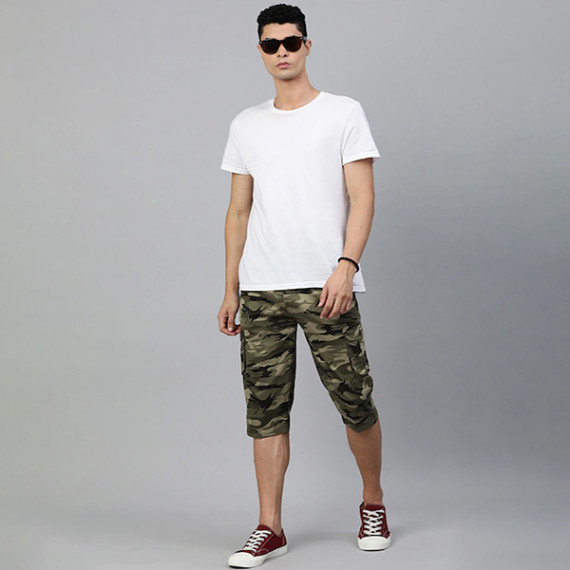 http://393881.2783915.xyz/products/men-olive-green-beige-camouflage-printed-pure-cotton-34th-cargo-shorts