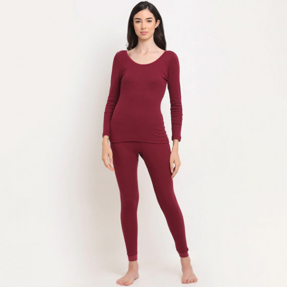 http://393881.2783915.xyz/products/women-maroon-striped-thermal-top