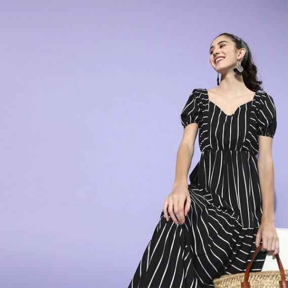 http://393881.2783915.xyz/products/black-white-striped-crepe-maxi-dress